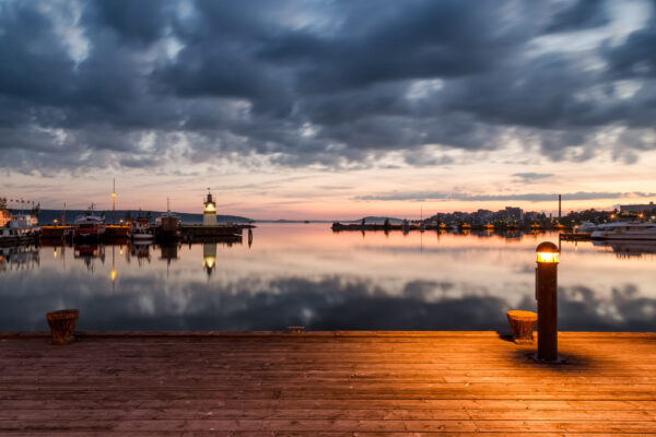 Lahden satama auringonlasku 3 - Jari Sokka - AK-Taulucenter